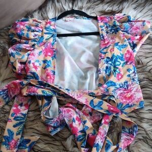APEACH wrap flower crop blouse